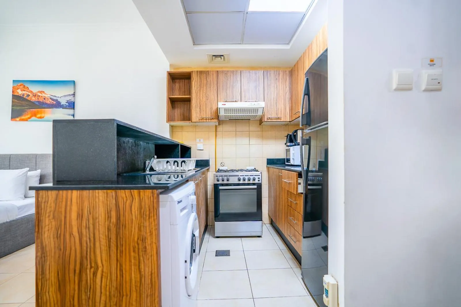 Rh- Chic & Sleek Studio Apartment, Near Burj Khalifa Дубай 0*,  ОАЭ