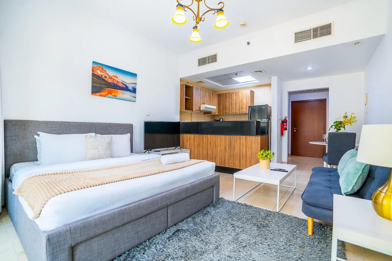 Rh- Chic & Sleek Studio Apartment, Near Burj Khalifa Дубай 0*,